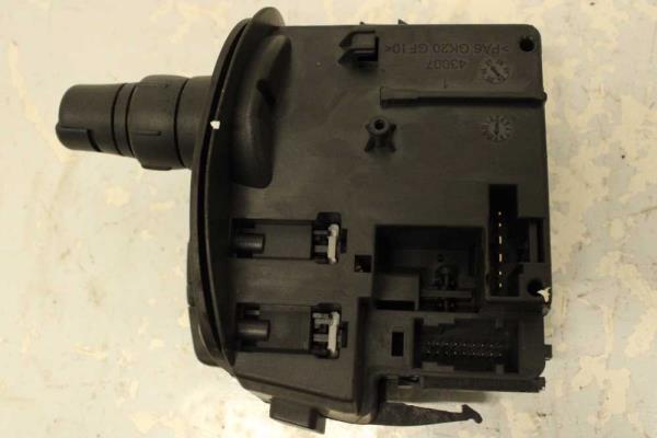 COMMODO RENAULT ( COTE ESSUIE GLACE ) - Vue 3